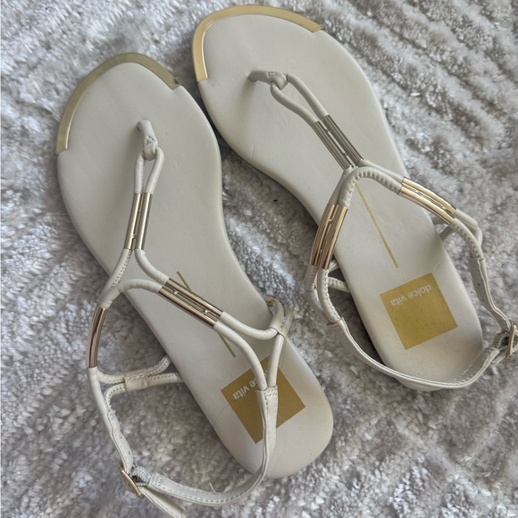Elegant Cream Sandals - Picture 4 of 9
